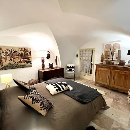 Charming, Arty & Cozy Medieval Village Farmhouse, Air Conditioning, Pool, Tranquility, & Views 빌라 Saint-Victor-des-Oules