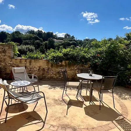 Charming, Arty & Cozy Medieval Village Farmhouse, Air Conditioning, Pool, Tranquility, & Views * Saint-Victor-des-Oules