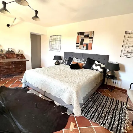 Charming, Arty & Cozy Medieval Village Farmhouse, Air Conditioning, Pool, Tranquility, & Views Villa *