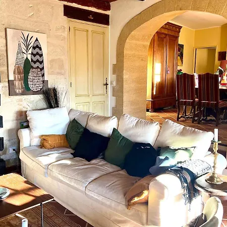 Charming, Arty & Cozy Medieval Village Farmhouse, Air Conditioning, Pool, Tranquility, & Views Villa *
