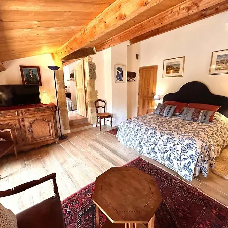 Charming, Arty & Cozy Medieval Village Farmhouse, Air Conditioning, Pool, Tranquility, & Views 빌라 Saint-Victor-des-Oules