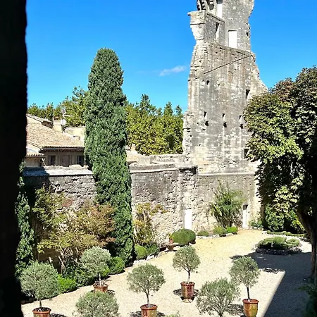빌라 Charming, Arty & Cozy Medieval Village Farmhouse, Air Conditioning, Pool, Tranquility, & Views *