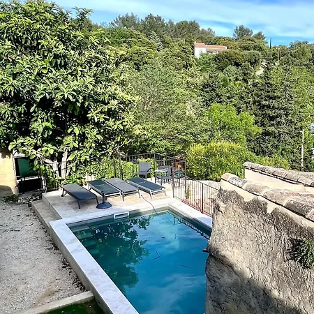 Charming, Arty & Cozy Medieval Village Farmhouse, Air Conditioning, Pool, Tranquility, & Views 빌라